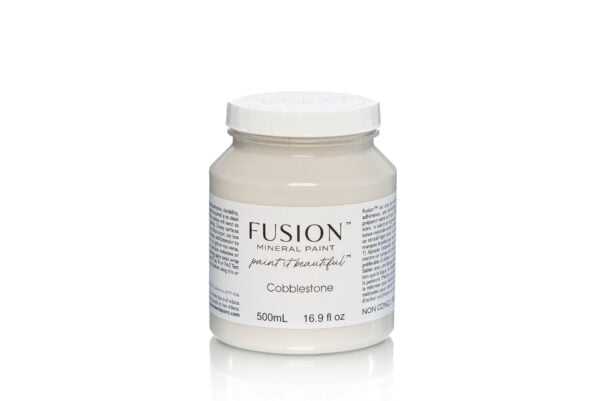 A pint of Fusion Cobblestone showing label with size and weight.