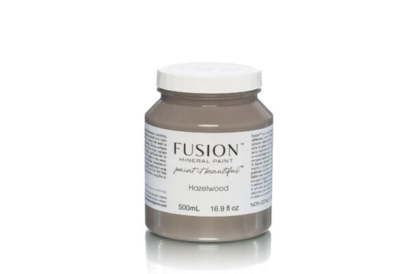 A pint of Fusion Hazelwood showing label with size and weight.