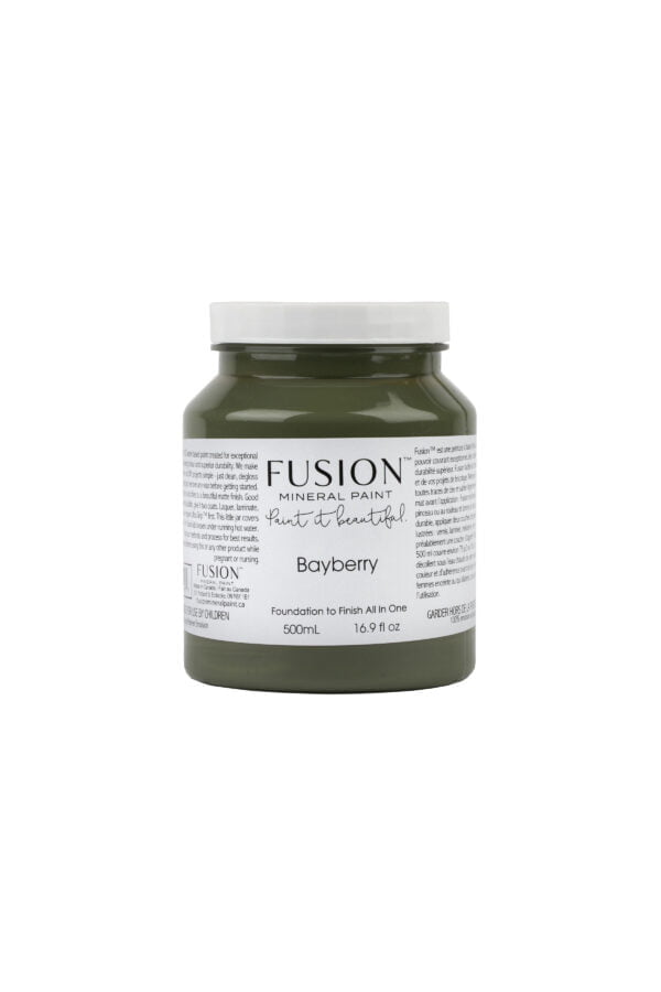 A pint of Fusion Bayberry showing label with size and weight.