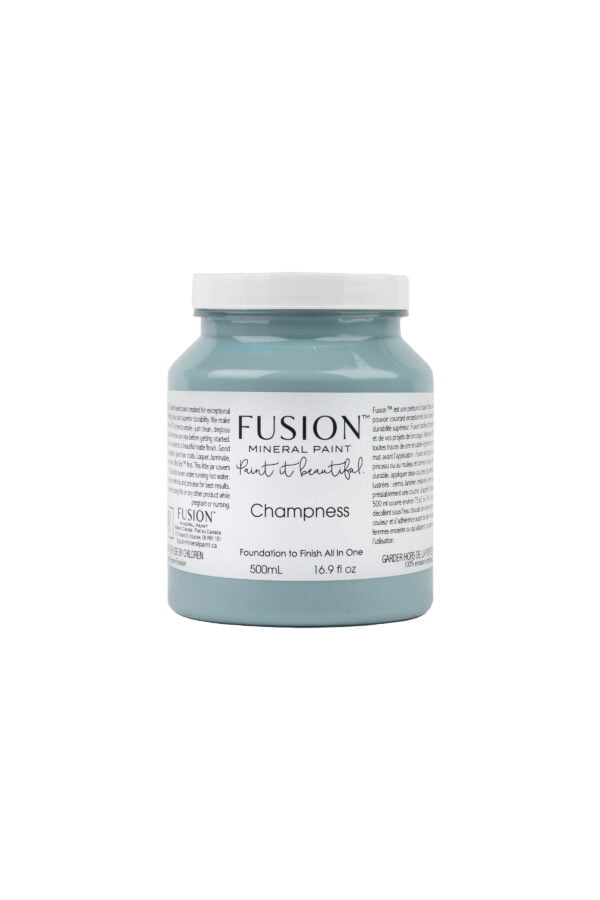 A pint of Fusion Champness showing label with size and weight.