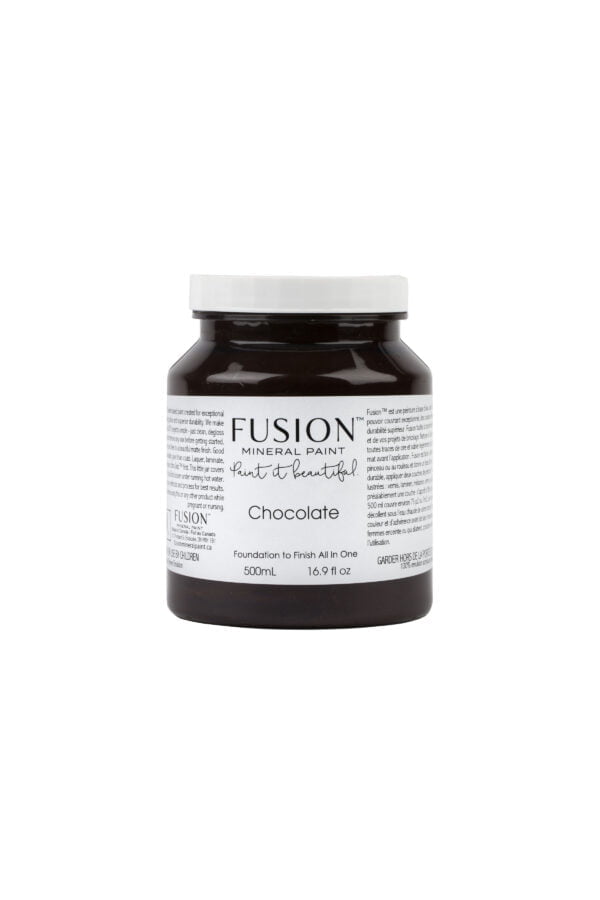 A pint of Fusion Chocolate showing label with size and weight.