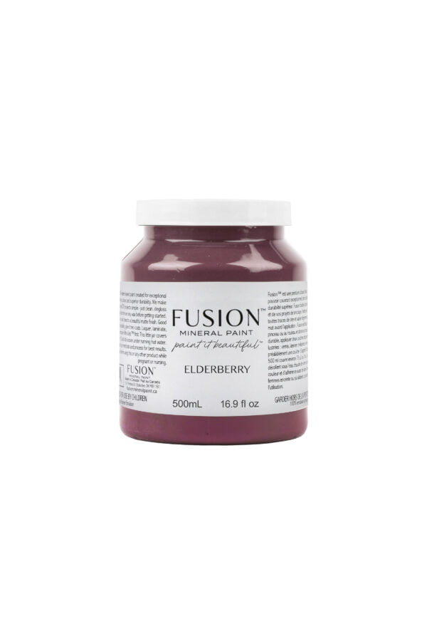 A pint of Fusion Elderberry showing label with size and weight.