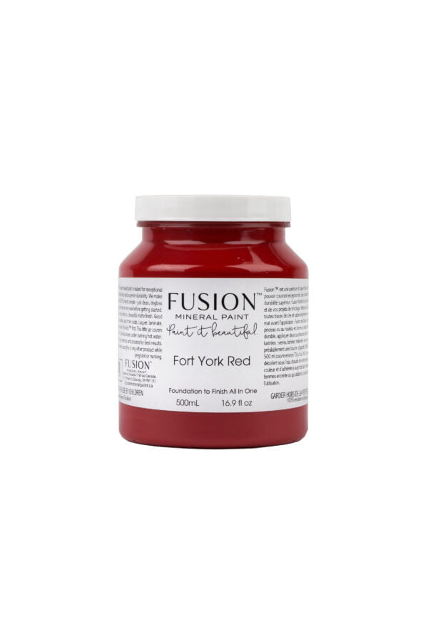 A pint of Fusion Fort York Red showing label with size and weight.