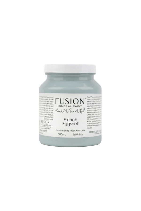 A pint of Fusion French Eggshell showing label with size and weight.